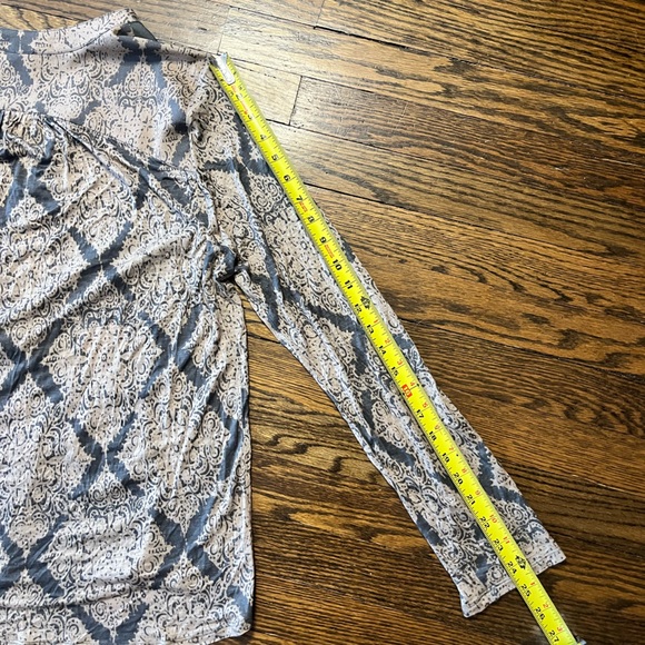 Anthropologie Tiny Drape Front Floral Top Size L - Picture 12 of 12